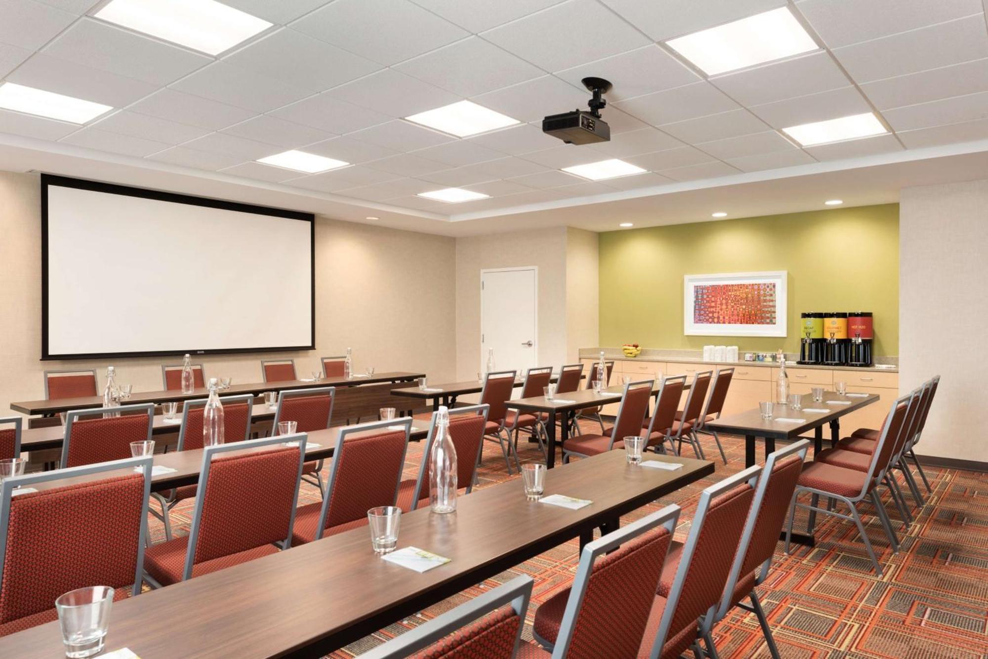 Home2 Suites By Hilton Milwaukee Brookfield Уокешо Экстерьер фото