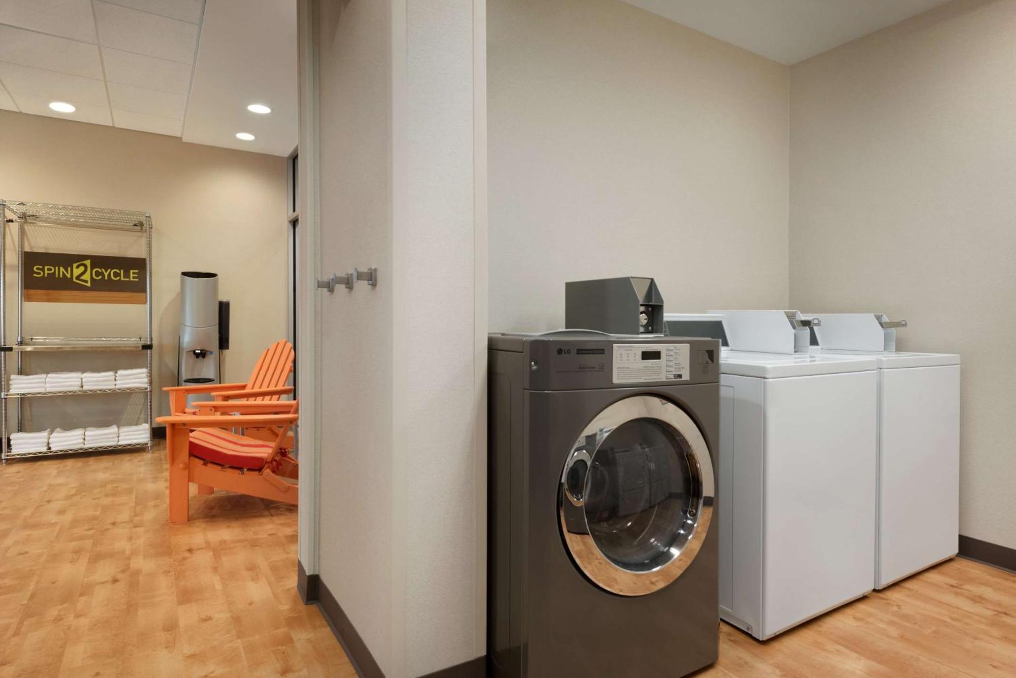 Home2 Suites By Hilton Milwaukee Brookfield Уокешо Экстерьер фото